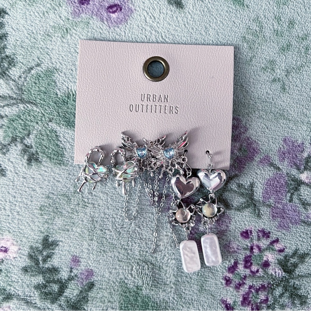 UO Butterfly Pearl Earring Set